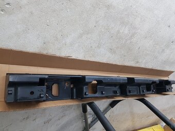 Vw T6 zadná výstuha - 3