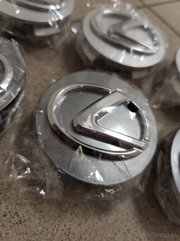 Stredové krytky Lexus 62mm - 3