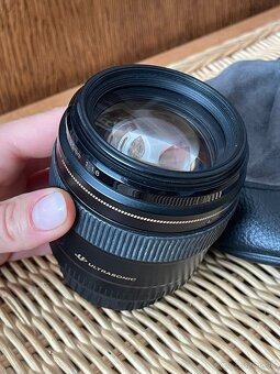 Canon EF 85mm f/1.8 USM - 3