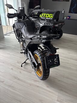 Voge 800 rally - 3