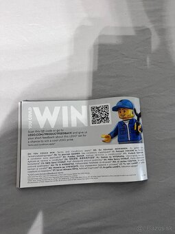Lego Technic-Mercedes- AMG F1 W14 Pull- Back - 3