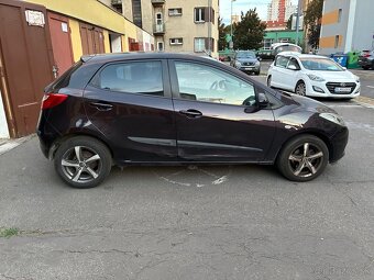 Mazda 2 - 3