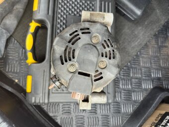 Alternator Denso 2.2 D-4D/D-CAT (Lexus/Toyota) - 3