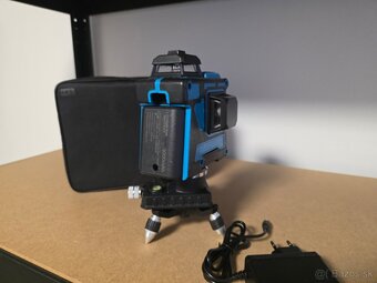 Krížový laser 3D Hilda 12 línií, zelený - 3