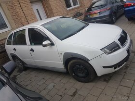 Skoda Fabia na nahradni dily 2001 - 3