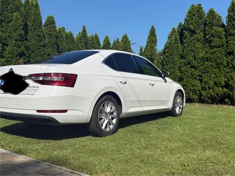 Škoda Superb III 2.0 TDI 110 kW DSG, r. 2015, biela - 3