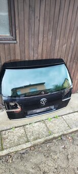 Predám zadné sklo na VW Passat Variant B6 - 3