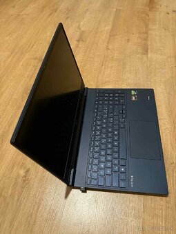HP VICTUS - 3