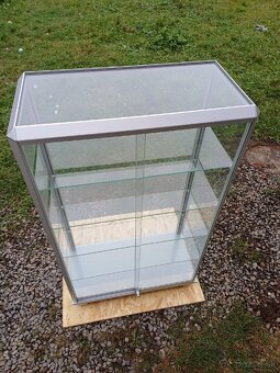 Sklenená vitrína - 3