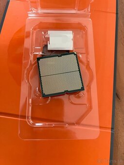 AMD Ryzen 7 7800X3D - procesor - 3