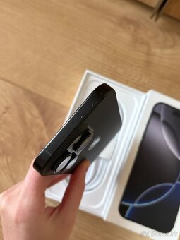 iPhone 16 Pro 256GB Black Titanium - 3
