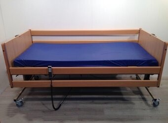 Polohovateľná posteľ pre imobilných - 3