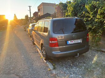 VOLSKWAGEN TOURAN 2.0 TDI - 3