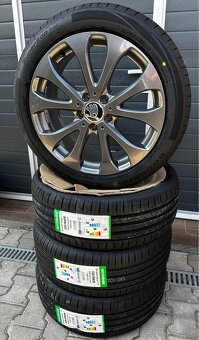 5x112 R18 8J Škoda Superb + 235/45 R18 letné (2025) - 3