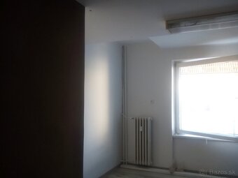 Kancelária 18 m2 prenájom Poprad wc a umývadlom top lokalita - 3