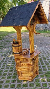 Drevená dekoračná studnička - 3