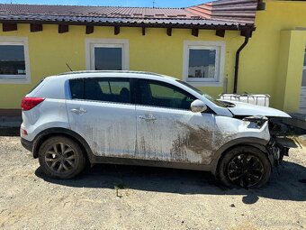 Predám havarované auto Kia Sportage 2015 - 3
