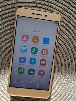 Ako nový jednoduchý mobil Xiaomi Redmi 3S - 3