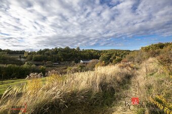 Znížená cena slnečný pozemok v obci Lukavica, len 15min od - 3