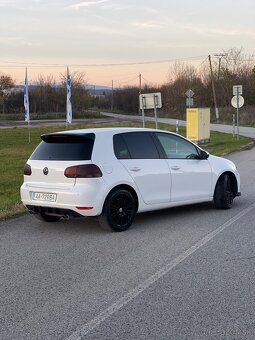 Volkswagen Golf 2.0 CrTDI 103 kW - 3