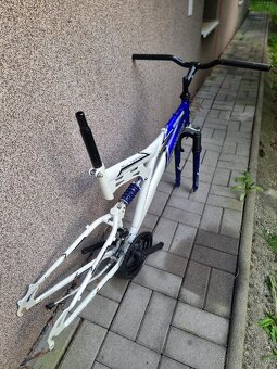 Celoodpruzeny ocelovy ram DUNLOP - 3