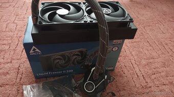 ARCTIC Liquid Freezer II 240 AIO - 3