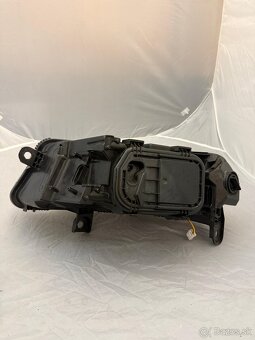 Svetlo Audi A6 C6 4F - 3