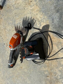 Akumulátorové nožnice STIHL - 3