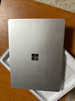 Microsoft Surface Go - 3