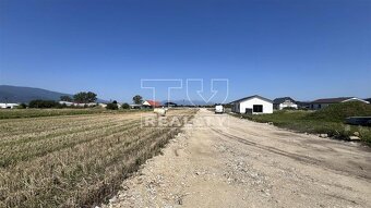 Pozemok na predaj, obec Rakovo, 750 m2 - 3