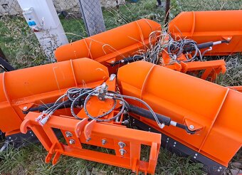 SIPOVY,SNEZNY PLUH,SNEZNA RADLICA TROJBOD TRAKTOR ZETOR - 3