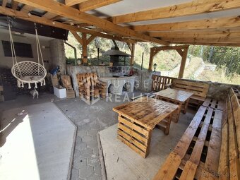 Znížená cena–Na predaj štýlová chata nad obcou Jablonov n/T - 3