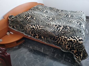 Predám 2 luxusné deky na dvojposteľ - 3