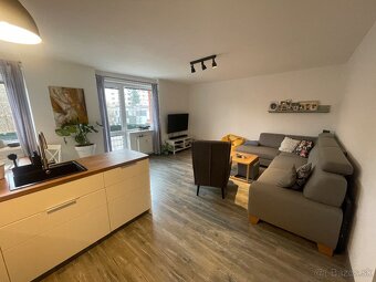 Predám 3izb. byt 82m2+10m2 balkón so zariadením - 3