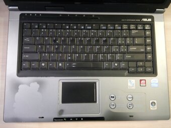 predám notebook ASUS F5VL , WINDOWS 7 , bez baterky. - 3