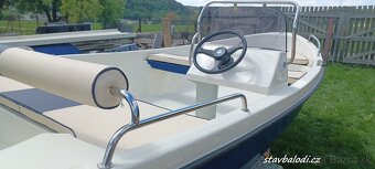 Motorový čln, loď Any 430 - 3