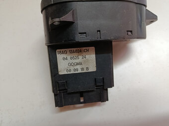 vypinac svetiel ford focus 04052524 20€ - 3