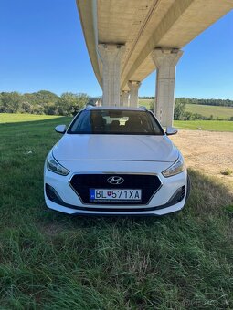 Hyundai i30 kombi 1,6 CRDI 85kw 7/2019 - 3