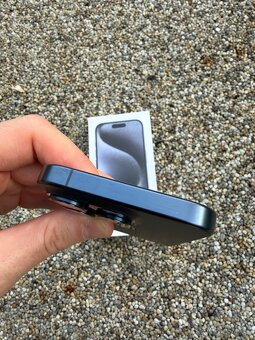 IPhone 15 pro - baterie 100% - 3