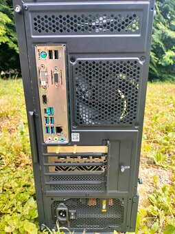 Predám herný PC – Ryzen 5 3600, RX 5700, 32 GB RAM - 3