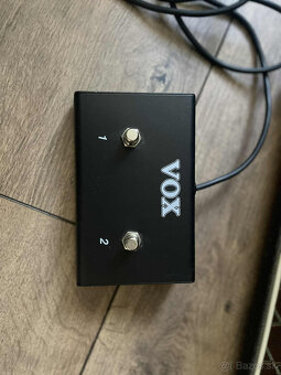 Predám gitarové kombo VOX AC30VR - 3