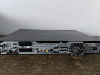 Predám DVD rekordér PANASONIC DMR-EH57 - 3
