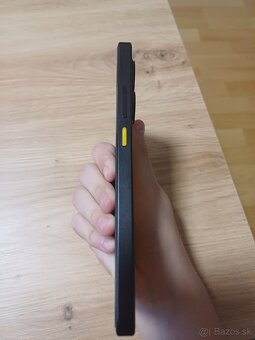 Predávam poco x7 pro 512gb 300€ batéria 98% ide aj kryt - 3