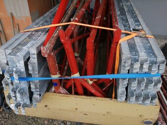 Nastaviteľné stavebne kozy s poz. podlazkami VOLNE - 3