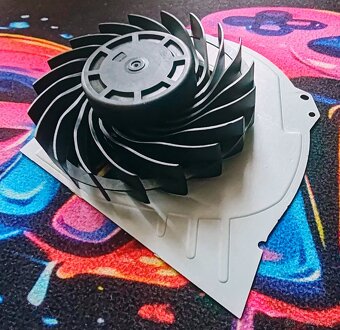 PS4 PRO - Chladiaci Vetrák - 3