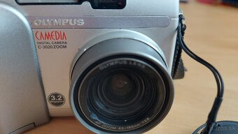 OLYMPUS CAMEDIA C-3020 ZOOM - 3