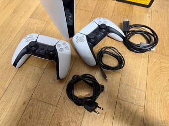 Playstation 5 slim 1Tb digital + 2 ovládače + záruka - 3