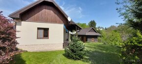 Zrekonštruovaný dom s krásnym pozemkom pri lese-TREBA VIDIEŤ - 3