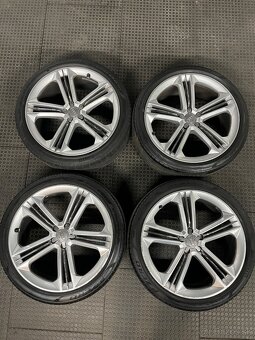 Audi S8 R21 265/35/21 Pirelli 5x112 - 3