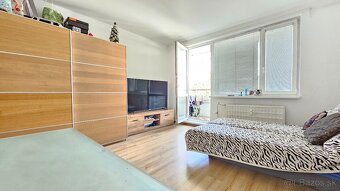 GARSÓNKA S LODŽIOU - NÁM.HRANIČIAROV, PETRŽALKA, BRATISLAVA - 3